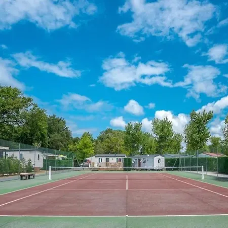 Zecamping 5 Etoiles Avec Piscine Chauffee Dog Friendly Sauna Tennis 3km *